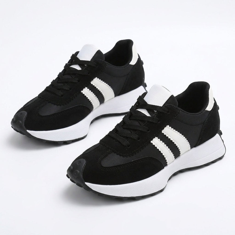 Guenievre — Cushioned Support Trainers (2), Moraine Fashion