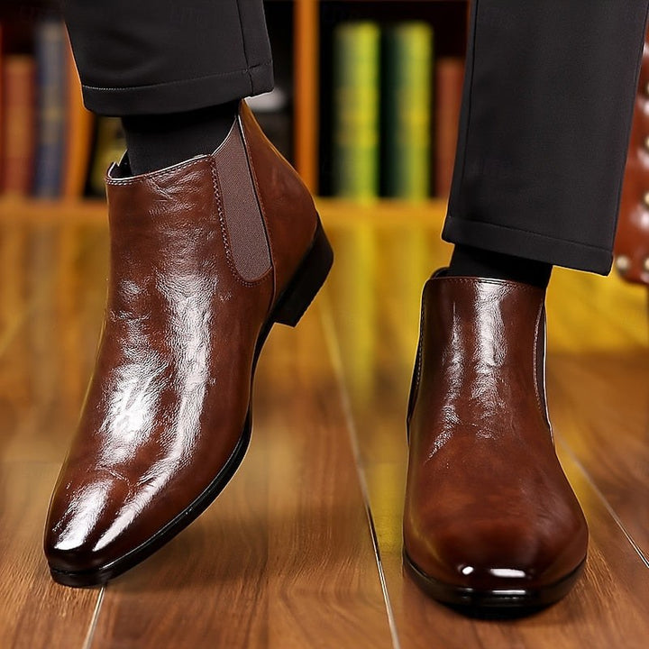 Jasper — Pointed Toe Chelsea Boots (8), Moraine Fashion