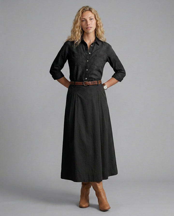 A Line Maxi Skirt with High Waist and Buttons in black